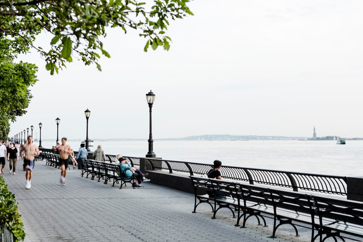 Meet in Public Places